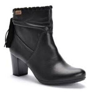 Pikolinos Pegasus Black Tassel Booties